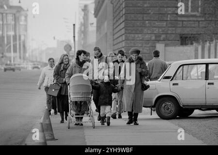 © John Angerson. November 1989: East Berliners flood into West Berlin ...