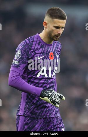 London, UK. 10th Nov, 2024. Tottenham Hotspur goalkeeper Guglielmo Vicario (1) during the Tottenham Hotspur FC v Ipswich Town FC English Premier League match at the Tottenham Hotspur Stadium, London, England, United Kingdom on 10 November 2024 Credit: Every Second Media/Alamy Live News Stock Photo