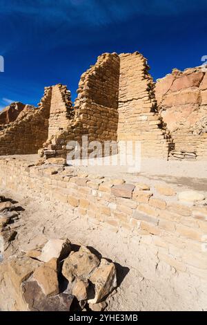 Kin Kletso ruins, Chaco Culture National Historical Park, New Mexico ...