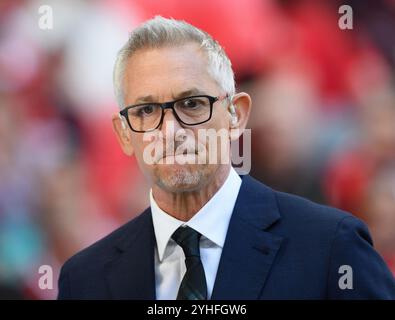 **** FILE PHOTO *****  GARY LINEKER STEPS DOWN AS PRESENTER OF MATCH OF THE DAY ON THE BBC   16 April 2022 - Manchester City v Liverpool - FA Cup Semi-Final - Wembley Stadium  BBC TV Presenter and footballer Gary Lineker during the FA Cup Semi-Final at Wembley Picture : Mark Pain / Alamy Live News Stock Photo