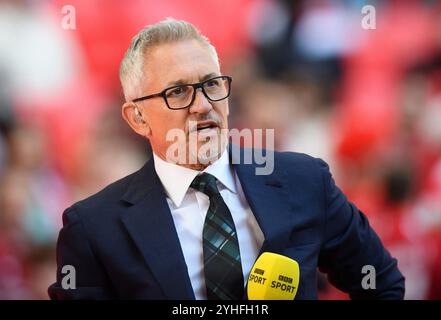 **** FILE PHOTO ***** GARY LINEKER RETIRES AS PRESENTER OF MATCH OF THE DAY ON THE BBC   16 April 2022 - Manchester City v Liverpool - FA Cup Semi-Final. Credit: Mark Pain/Alamy Live News Stock Photo