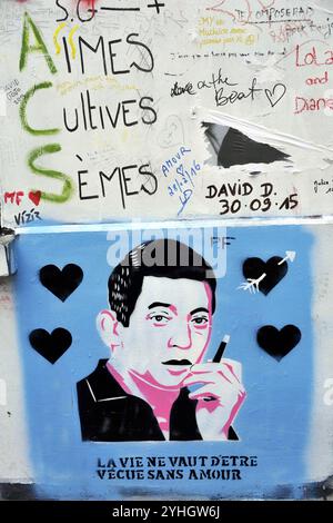 FRANCE. PARIS (75) 7 TH DISTRICT. STREET ART - PAINTING PORTRAIT OF SERGE GAINSBOURG FRENCH SINGER IN THE FRONT OF HIS HOUSE ON VERNEUIL STREET Stock Photo