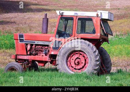 International Harvester 1066, vintage farm equipment Stock Photo