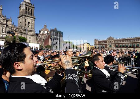 New Guinness World Record For Mariachis Singing Cielito Lindo Hundred of mariachis taking part during the Mariachi World Record as part of the closing of the First World Mariachi Congress. 1,122 Mariachis break Guinness World Record by performing the popular Mexican song Cielito Lindo at the same time at main square Zocalo. on November 10, 2024 in Mexico City, Mexico. Mexico City CDMX Mexico Copyright: xLuisxBarronx Stock Photo