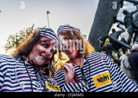 The Zombiewalk in Essen, on Halloween several hundred people, some dressed as scary zombies, undead, walked from the main railway station to the distr Stock Photo