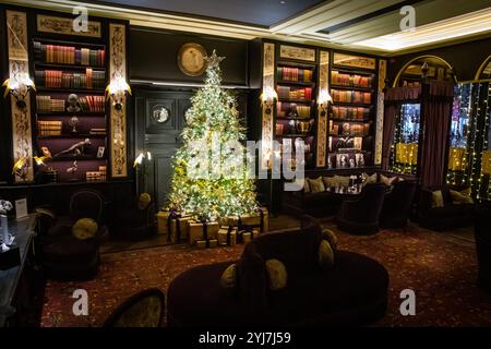 Reception of L'oscar hotel, London, with Christmas tree Stock Photo