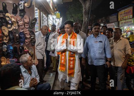 Mumbai, India. 12th Nov, 2024. MUMBAI, INDIA - NOVEMBER 13: MNS candidate from Sion Koliwada Sanjay Bhogale campaigns for Maharashtra assembly elections at Sion on November 12, 2024 in Mumbai, India. (Photo by Satish Bate/Hindustan Times/Sipa USA) Credit: Sipa USA/Alamy Live News Stock Photo