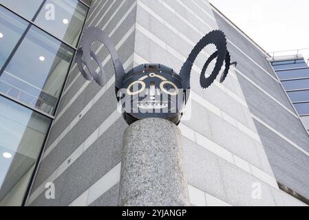 The Royal Armouries Museum is a £42.5 million purpose-built museum located in Leeds Dock that opened in 1996.Original logo was based on a horned hemet. Stock Photo