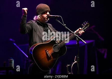 London, UK. 11th Nov, 2024. Badly Drawn Boy performs live at the Royal Albert Hall in London, United Kingdom, on November 11, 2024. (Photo by Robin Pope/NurPhoto) Credit: NurPhoto SRL/Alamy Live News Stock Photo