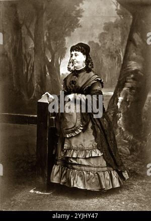 Portrait de George Sand (Aurore Dupin, Baronne Dudevant) (1804-1876) par Nadar - - Portrait of George Sand (Aurore Dupin, Baronne Dudevant) (1804-1876) Stock Photo