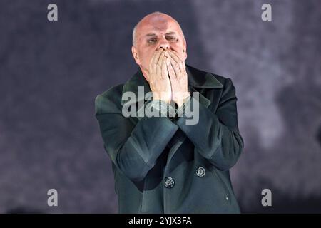 Saenger Christopher Purves als Sweeney Todd, am 13.11.24 bei der Fotoprobe zum Musical Thriller, schwarze Operette Sweeney Todd der Komischen Oper im Berliner Schillertheater, Premiere am 17. November 2024 Sweeney Todd - Berlin *** Singer Christopher Purves as Sweeney Todd, on 13 11 24 at the photo rehearsal for the musical Thriller, black operetta Sweeney Todd of the Komische Oper at the Schillertheater Berlin, premiere on November 17, 2024 Sweeney Todd Berlin Stock Photo