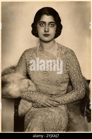 1939 , Rome , ITALY: The italian  royal princess  MARIA di SAVOIA ( 1914 - 2001 ), daughter of King of Italy VITTORIO EMANUELE III and Queen ELENA ( Helene of Montenegro ),  married in Rome on 23 January 1939 to Prince Luigi Carlo of Bourbon-Parma ( di Borbone ,  1899 - 1967 ), son of prince Roberto I di Borbone Duca di Parma ( 1848 - 1907 ) and royal princess Maria Antonia di Braganza of Portugal ( 1862 - 1959 ). Photo by GHITTA CARELL , Roma . - BRAGANCE  - ITALIA  - Ludwig Carl - Karl -  BORBONE PARMA - BORBONE-PARMA - SAVOJA - CASA SAVOIA - REALI - Nobiltà ITALIANA - SAVOY - NOBILITY - ROY Stock Photo