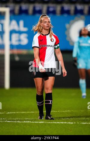 Sittard - Amber Verspaget of Feyenoord Rotterdam during the seventh round of the Azerion Vrouwen Eredivisie in season 2024/2025. The match is set between Fortuna Sittard V1 v Feyenoord V1 at Fortuna Sittard Stadion on 16 November 2024 in Sittard, The Netherlands. (VK Sportphoto/Danny de Groot) Stock Photo