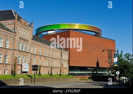 ARoS Aarhus Kunstmuseum (designed by Danish architects Schmidt Hammer Lassen) topped with the installation "Your rainbow panorama" a circular skywalk Stock Photo