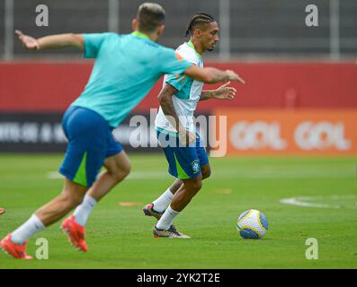 BA - SALVADOR - 11/16/2024 - BRAZIL, TRAINING AT BARRADAO, SALVADOR (BA) - Raphinha player of Brazil during training at the Barradao stadium. Photo: Jhony Pinho/AGIF Stock Photo