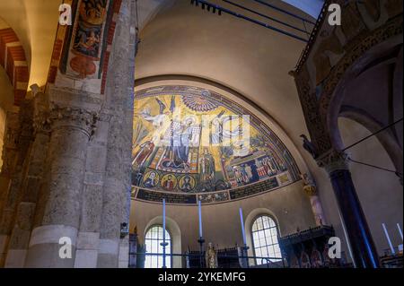 Milan, Italy. Interior of the Basilica di Sant'Ambrogio Stock Photo