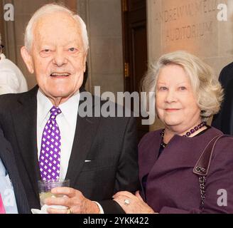 Bob Schieffer (48996797517 Stock Photo - Alamy