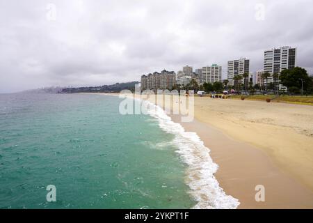 Playa El Sol beach in Vina del Mar, Valparaiso, Chile Stock Photo