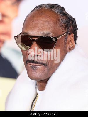 Hollywood, United States. 18th Nov, 2024. HOLLYWOOD, LOS ANGELES, CALIFORNIA, USA - NOVEMBER 18: Snoop Dogg (Calvin Broadus Jr.) arrives at the Los Angeles Premiere Of Paramount Pictures' 'Gladiator II' held at the TCL Chinese Theatre IMAX on November 18, 2024 in Hollywood, Los Angeles, California, United States. (Photo by Xavier Collin/Image Press Agency) Credit: Image Press Agency/Alamy Live News Stock Photo