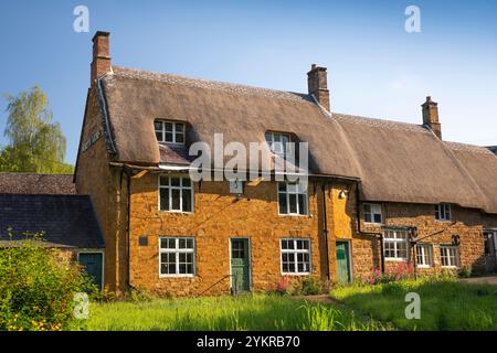 UK, England, Oxfordshire, Wroxton, Mills Lane, former North Arms thatched pub, now private home Stock Photo