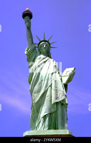 New York, USA, approx. 1992. View of the Statue of Liberty. Stock Photo