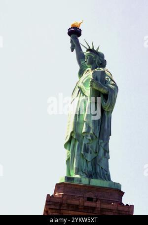 New York, USA, approx. 1992. View of the Statue of Liberty. Stock Photo