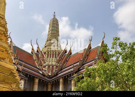 A picture of the Temple of the Emerald Buddha at the Grand Palace Stock Photo