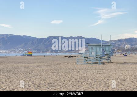 A picture of a light blue lifeguard tower on Venice Beach Stock Photo