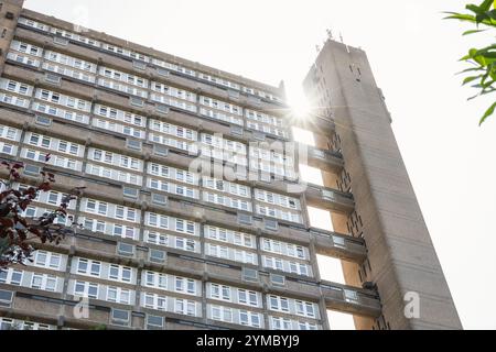 A Brutalist style tower block, Trellick Tower, on the Cheltenham Estate in Kensal Town, London, UK Stock Photo