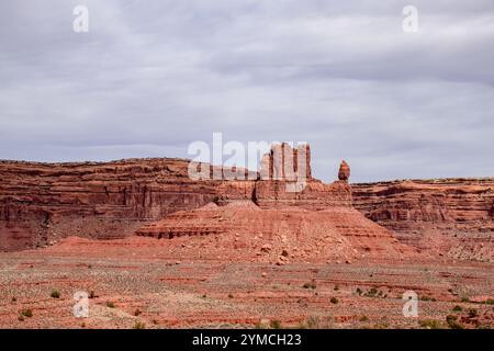 Captivating landscape around the Lady in the Bathtub Butte located in Utah's Valley of the Gods. The stunning red rock formations contrast beautifully Stock Photo