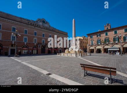 Jesi. Piazza Pergolesi (redevelopment of the Square with The Obelisk Fountain Previously In Piazza Federico Ii) Stock Photo