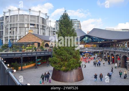 London, UK. 17th November 2024. Christmas tree at Coal Drops Yard shopping and restaurant complex in King's Cross, daytime view. Credit: Vuk Valcic / Alamy Stock Photo