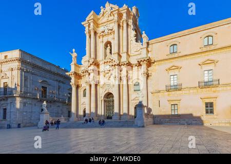 Piazza Duomo, Ortygia, Syracuse, Sicily, Italy Stock Photo