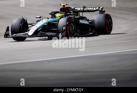 Las Vegas, USA. 22nd Nov, 2024. LAS VEGAS - Lewis Hamilton (Mercedes) during 2nd free practice for the Las Vegas Grand Prix. ANP SEM VAN DER WAL Credit: ANP/Alamy Live News Stock Photo
