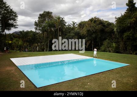 Brumadinho, Brazil. 20th July, 2023. The artwork 'Piscina', in english 'Swimming pool' (2009) by Argentinian visual artist Jorge Macchi in Inhotim. Inhotim Institute is a private Brazilian institution founded in 2004 by Bernardo Paz, a businessman working in the mining sector. The 1,000-hectare site is both a major museum for contemporary art and a botanical garden. 23 pavilions and galleries are open to the public, showcasing the work of some one hundred contemporary artists from over thirty countries. (Photo by Apolline Guillerot-Malick/SOPA Images/Sipa USA) Credit: Sipa USA/Alamy Live News Stock Photo