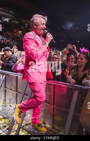 Die Schlagernacht des Jahres, Konzert in der Uber Arena, Berlin, 16.11.2024 Ross Antony mit Publikum bei der Schlagernacht des Jahres live auf Das Original Tour in der Berliner Uber Arena am 16.11.2024. Berliln Uber Arena Berlin Deutschland *** Die Schlagernacht des Jahres, concert at the Uber Arena, Berlin, 16 11 2024 Ross Antony with audience at the Schlagernacht des Jahres live on Das Original Tour at the Berlin Uber Arena on 16 11 2024 Berliln Uber Arena Berlin Germany Copyright: xGüntherxDornx Stock Photo