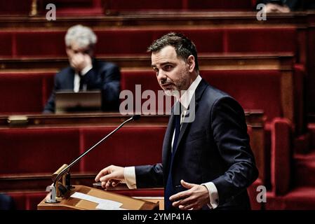 Paris, France. 09th June, 2024. Antonin Burat/Le Pictorium - Session of questions to the Government of November 19, 2024, followed by discussions on Finance Bill for the end of 2024, at French National Assembly - 09/06/2024 - France/Paris - Minister for the Budget and Public Accounts Laurent Saint-Martin defends the Finance Bill for the end of 2024 during debates in the French National Assembly, on November 19, 2024. Credit: LE PICTORIUM/Alamy Live News Stock Photo