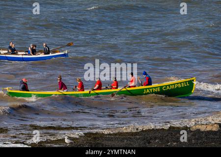 Pilot Gig racing on the Severn Estuary with choppy seas Stock Photo - Alamy