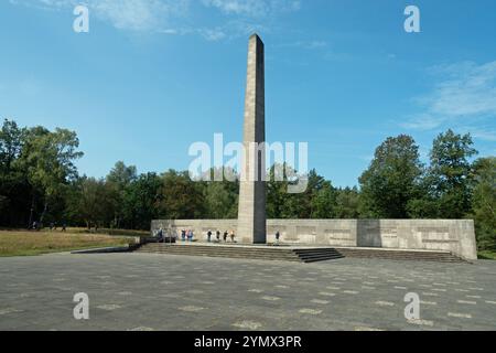 The Obelisk and Inscription Wall at the Bergen-Belsen Memorial site, Bergen, Lower Saxony, Germany, Europe. Stock Photo