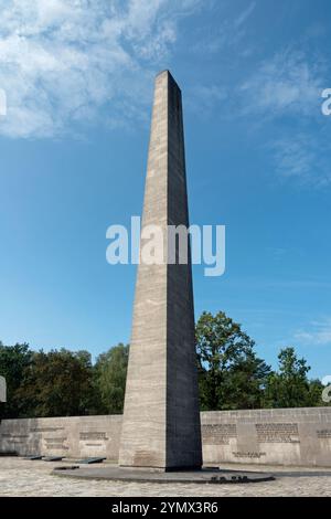 The Obelisk and Inscription Wall at the Bergen-Belsen Memorial site, Bergen, Lower Saxony, Germany, Europe. Stock Photo