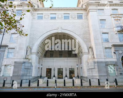 Archway of Thames House, the MI5 government security service building on Millbank, Westminster, London, UK Stock Photo