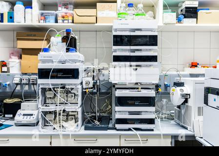 Advanced Analytical Instrumentation in a Laboratory Featuring HPLC and Mass Spectrometry Systems Stock Photo