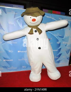 London, UK. 23rd Nov, 2024. The Snowman at the 'The Snowman' press performance, Peacock Theatre, Portugal Street, on Saturday 23 November 2024 in London, England, UK. CAP/CAN © CAN/Capital Pictures Credit: Capital Pictures/Alamy Live News Stock Photo