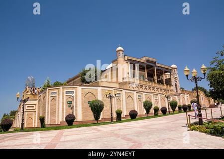 Samarkand, Uzbekistan - 06 July 2024: Hazrat Khizr Mosque in Samarkand on a sunny day Stock Photo