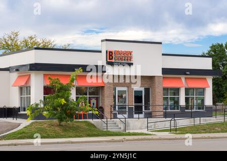 EAST LANSING, MI, USA, SEPTEMBER 12, 2024: Biggby Coffee coffeehouse exterior and trademark logo. Stock Photo