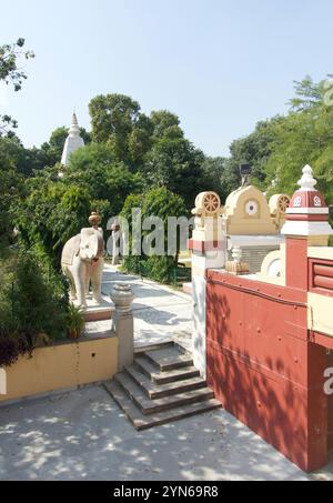 Elephant and walls outside Hindu Laxminarayan Temple in Delhi, India Stock Photo