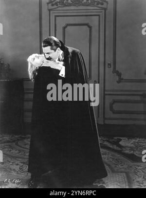 FRANCES DADE as Lucy and BELA LUGOSI as Count Dracula in a scene from DRACULA 1931 Director TOD BROWNING Novel BRAM STOKER Art Director CHARLES D. HALL Cinematographer KARL FREUND Universal Pictures Stock Photo