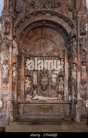 tomb-of-the-first-king-of-portugal-d-afonso-henriques-in-the-igreja-de