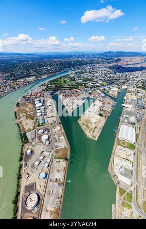 France, Rhone (69), Lyon, 7e arrondissement, quartier Gerland, port Edouard Herriot, PLEH (vue aerienne) Stock Photo