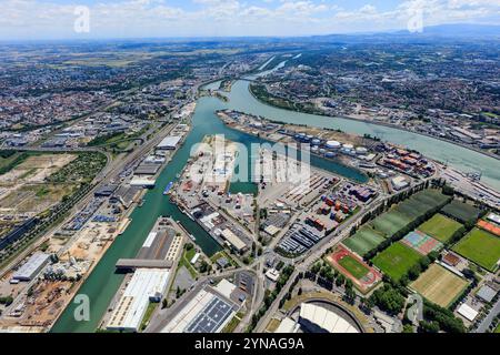 France, Rhone (69), Lyon, 7e arrondissement, quartier Gerland, port Edouard Herriot, PLEH (vue aerienne) Stock Photo